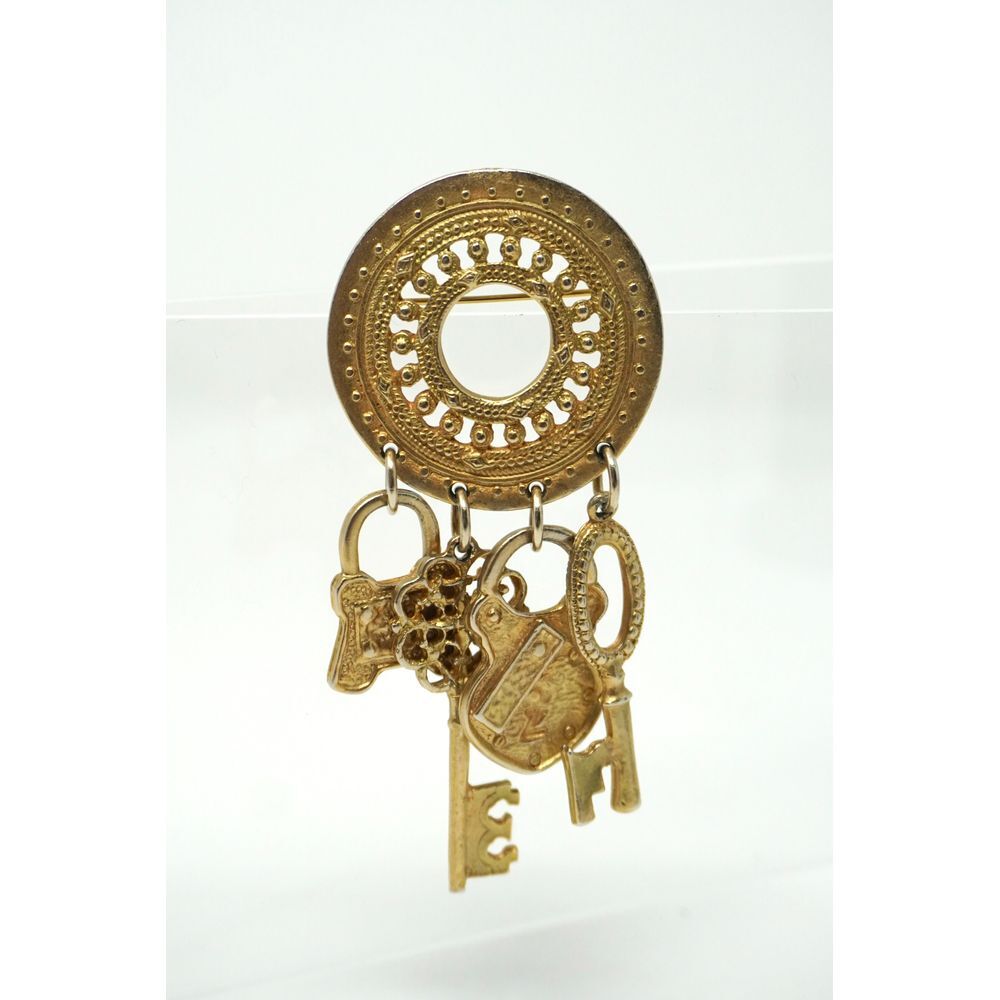 Vintage Casual Corner Round Medallion Lock and Key Charm Dangle Brooch